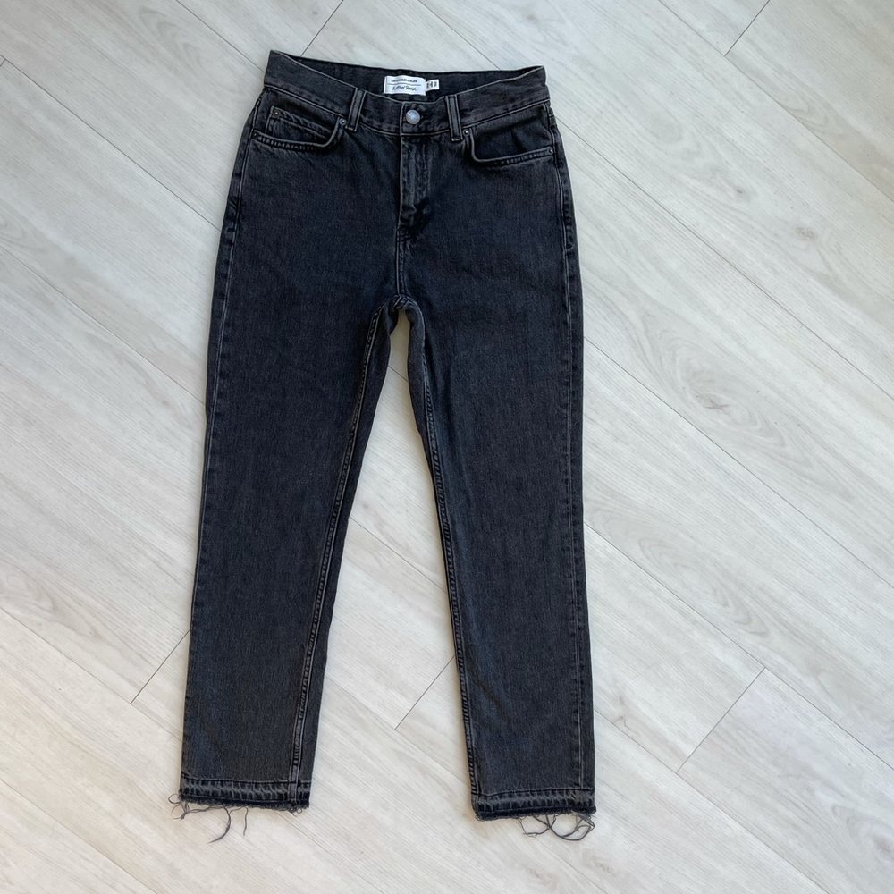 & other stories raw edge faded black jeans sz 26